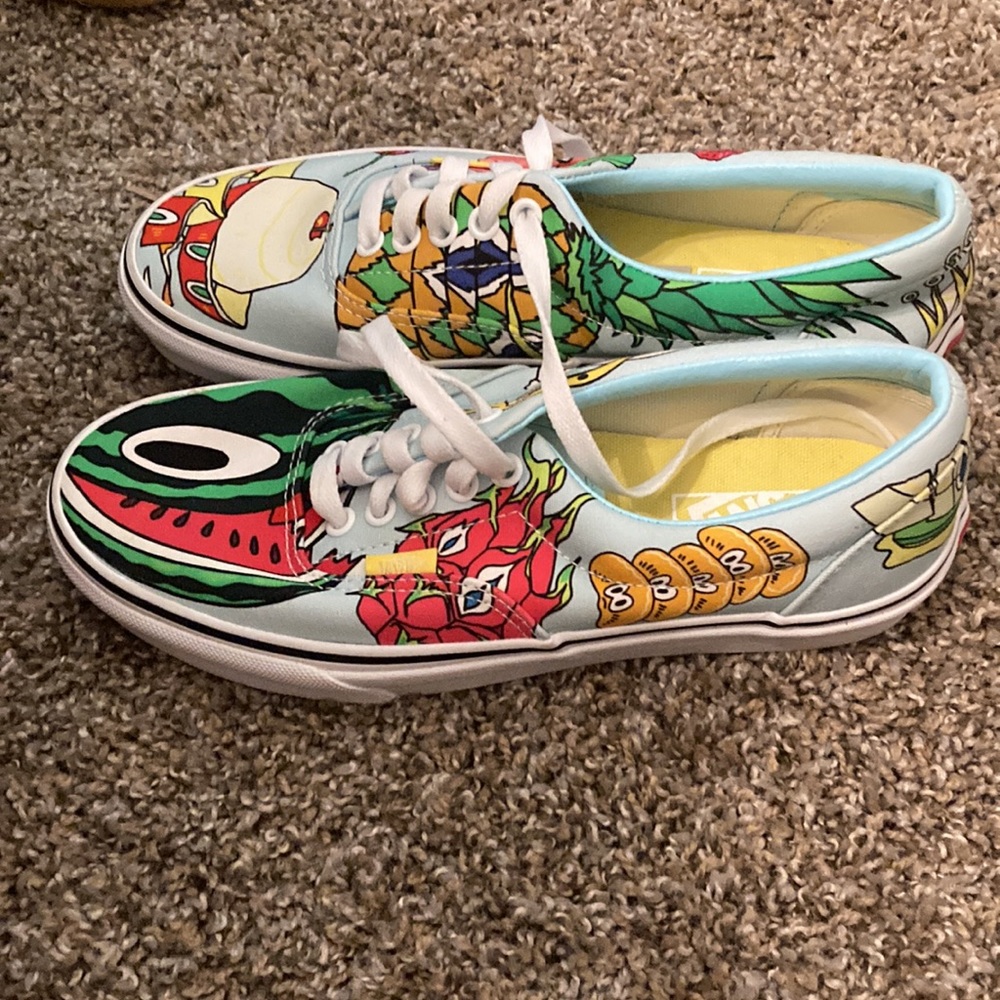 Colorful vans - Picture 3 of 4